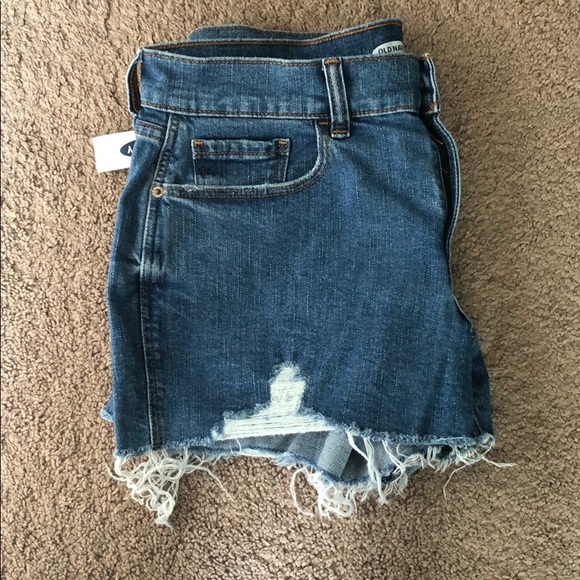 Shorts - Picture 2 of 4